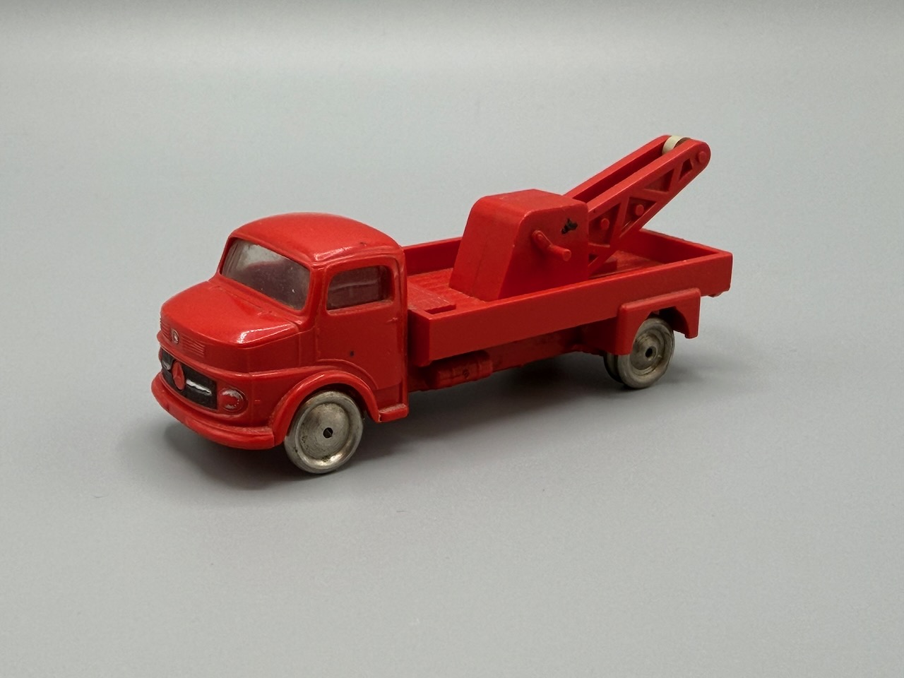 1:87 Mercedes Tow Truck